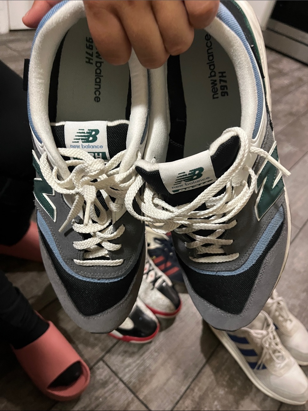 New Balance Men’s Gray, Black & Green Retro Runner Sneakers - Picture 7 of 7